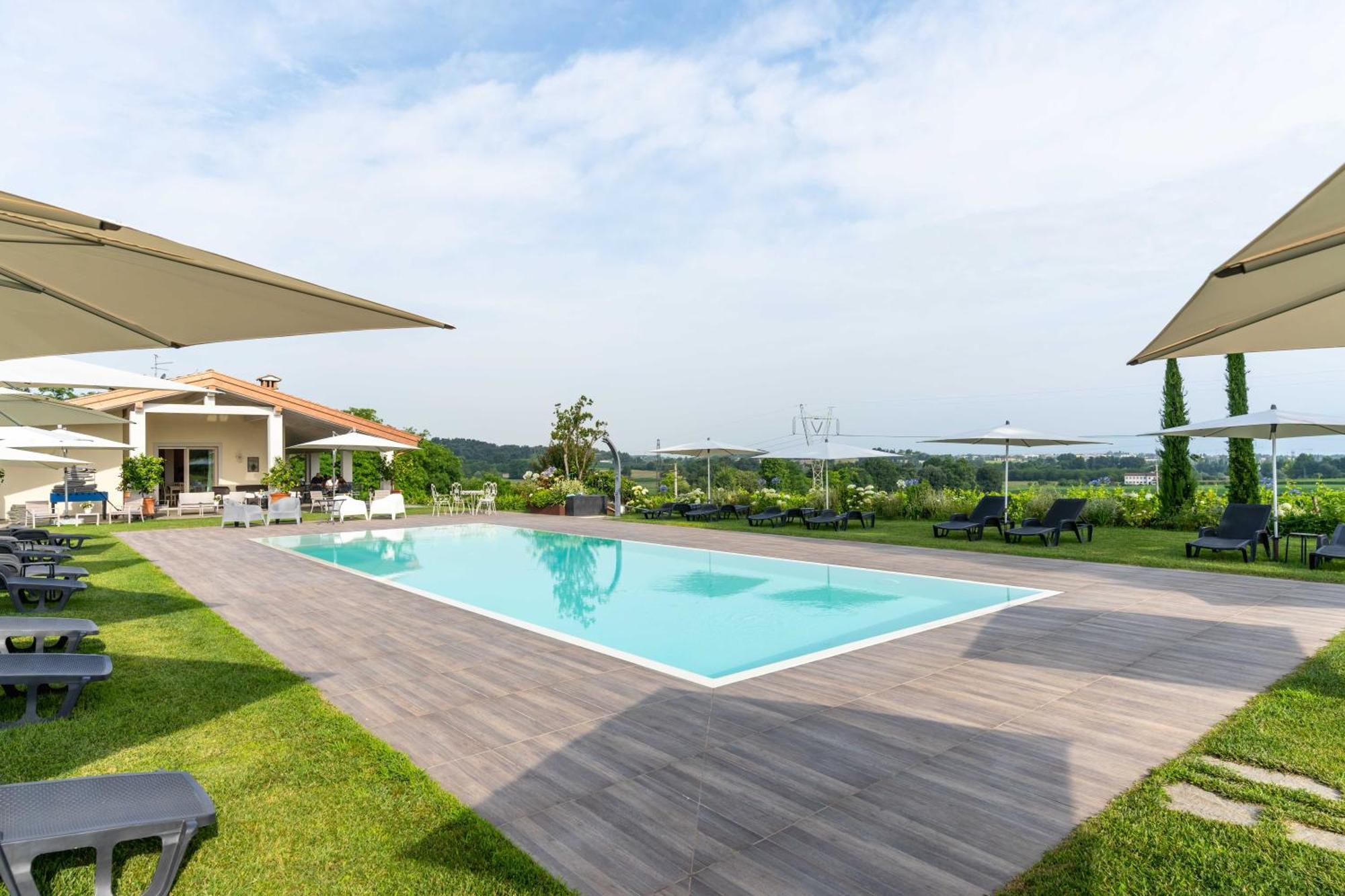 Agriturismo Colle Dei Pivi ポンティ・スル・ミンチョ エクステリア 写真