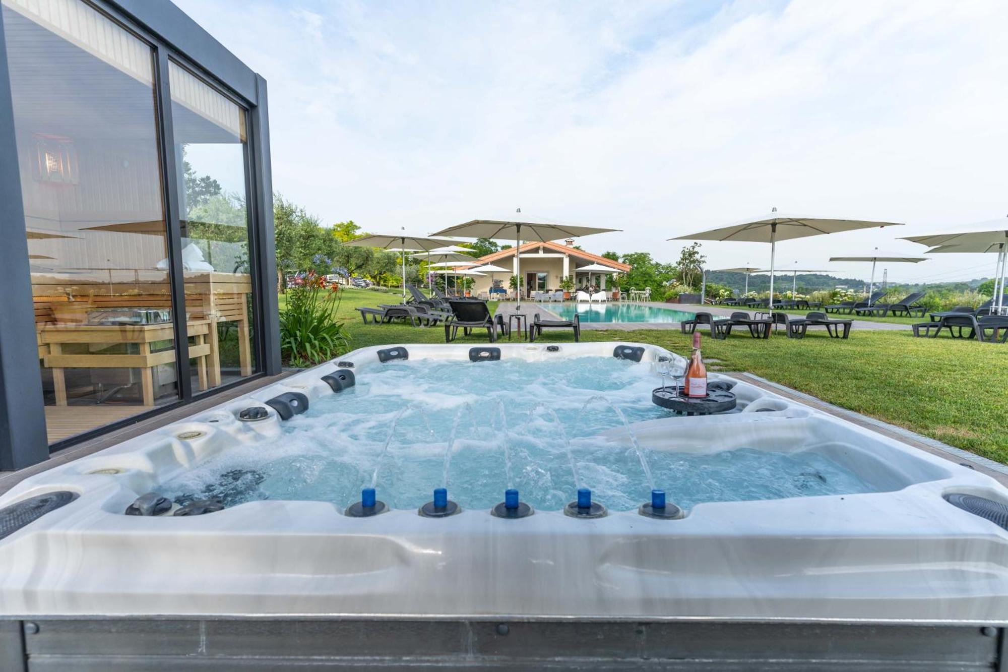 Agriturismo Colle Dei Pivi ポンティ・スル・ミンチョ エクステリア 写真