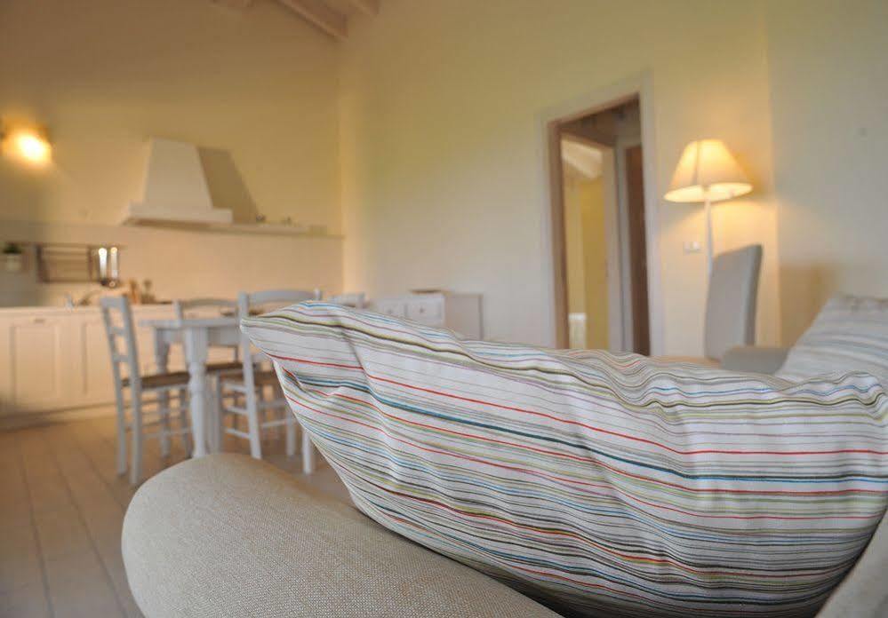 Agriturismo Colle Dei Pivi ポンティ・スル・ミンチョ エクステリア 写真
