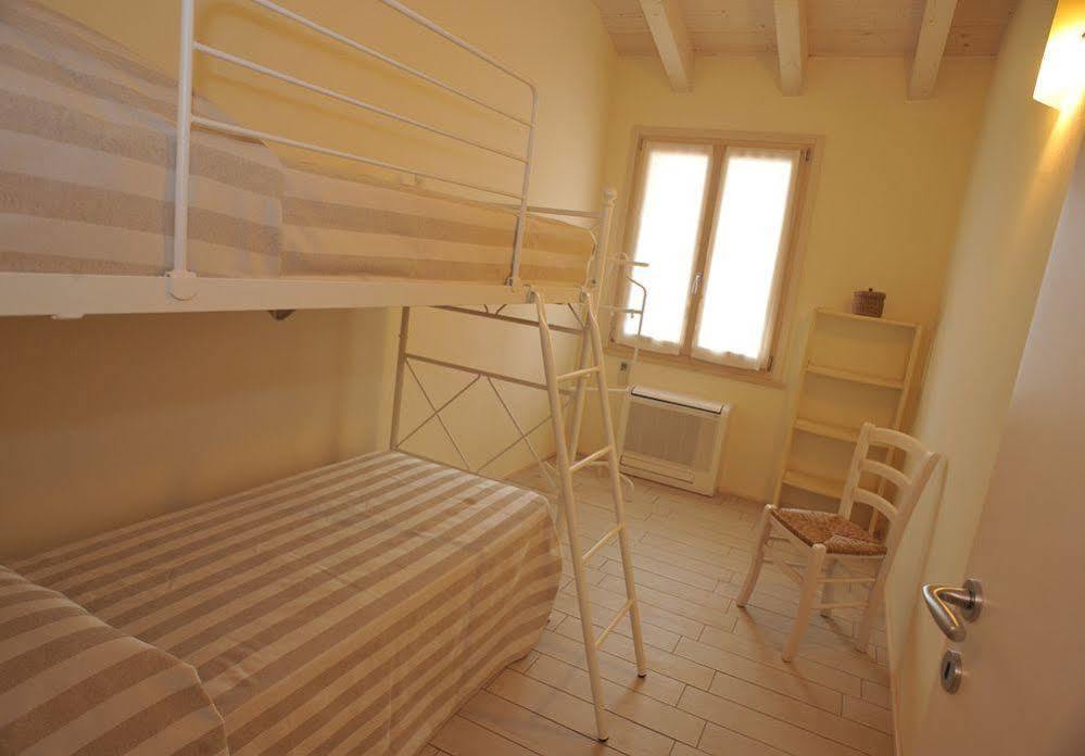 Agriturismo Colle Dei Pivi ポンティ・スル・ミンチョ エクステリア 写真