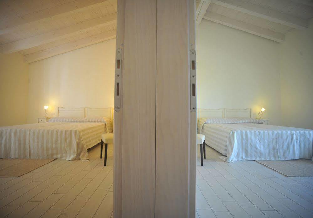 Agriturismo Colle Dei Pivi ポンティ・スル・ミンチョ エクステリア 写真